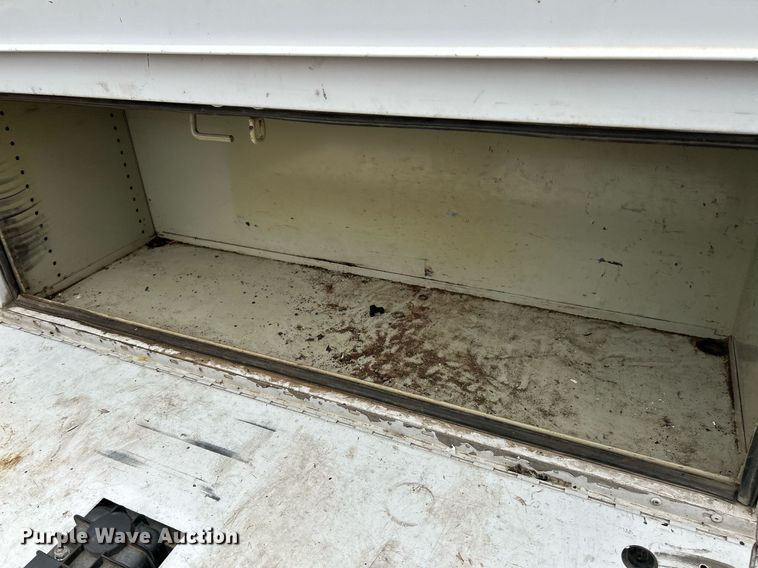 image for item NE9781 2011 Ford F250 Super Duty XL utility bed pickup truck