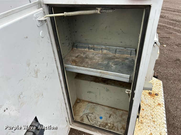 image for item NE9781 2011 Ford F250 Super Duty XL utility bed pickup truck