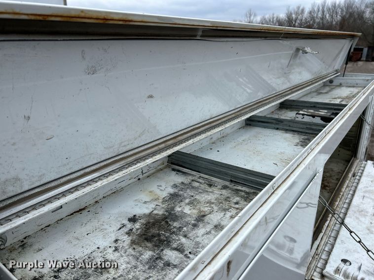 image for item NE9781 2011 Ford F250 Super Duty XL utility bed pickup truck