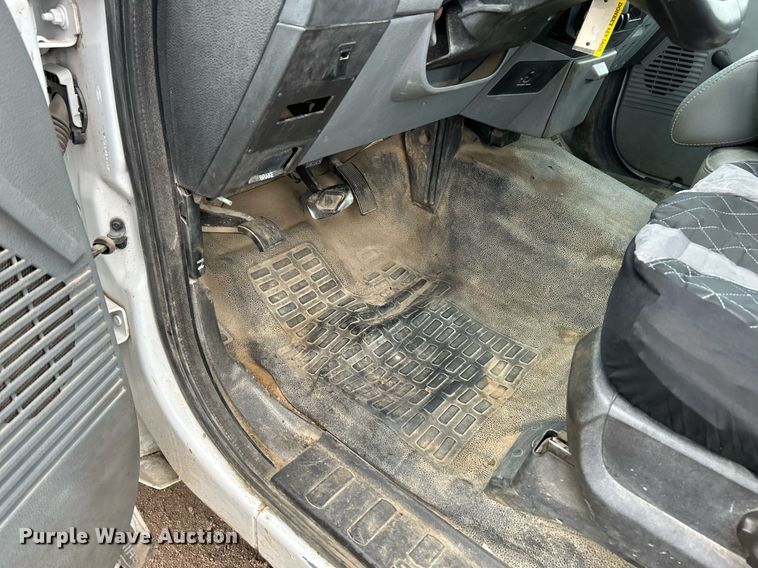 image for item NE9781 2011 Ford F250 Super Duty XL utility bed pickup truck