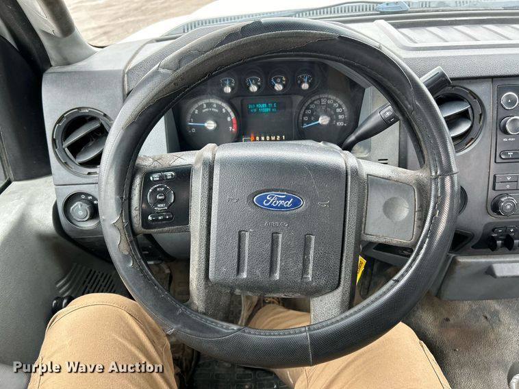 image for item NE9781 2011 Ford F250 Super Duty XL utility bed pickup truck