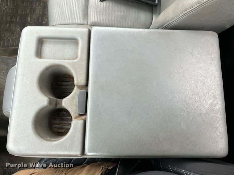 image for item NE9781 2011 Ford F250 Super Duty XL utility bed pickup truck