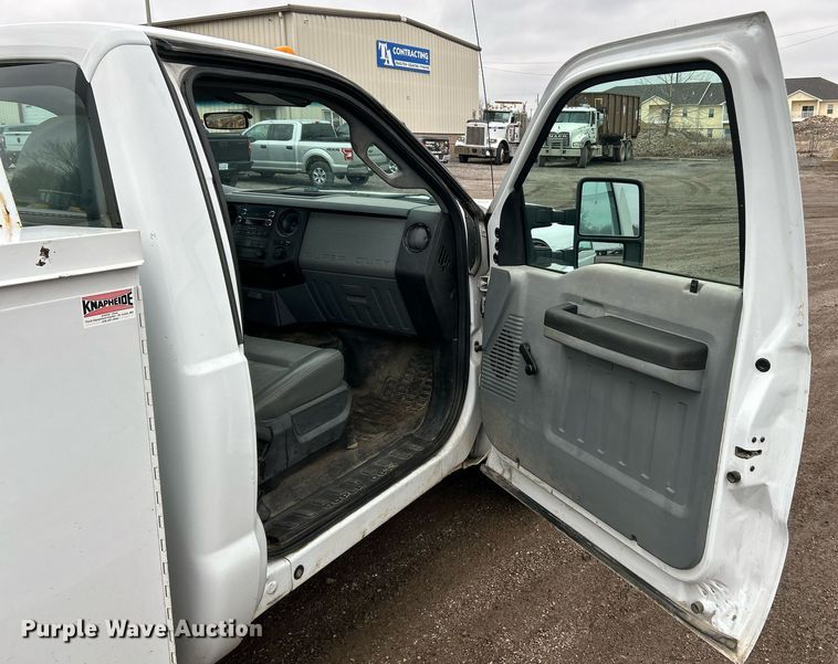 image for item NE9781 2011 Ford F250 Super Duty XL utility bed pickup truck