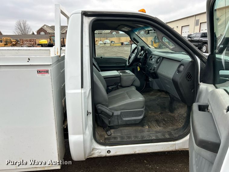 image for item NE9781 2011 Ford F250 Super Duty XL utility bed pickup truck