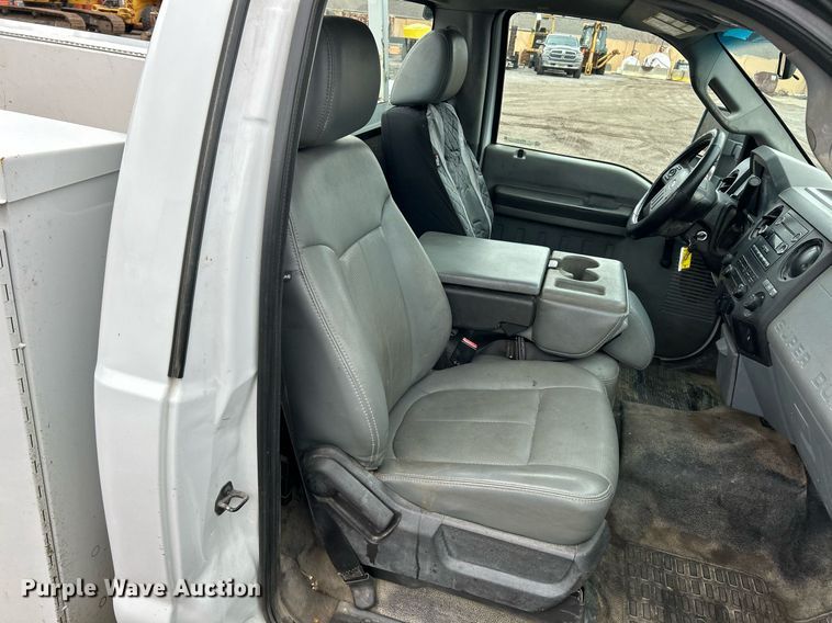 image for item NE9781 2011 Ford F250 Super Duty XL utility bed pickup truck