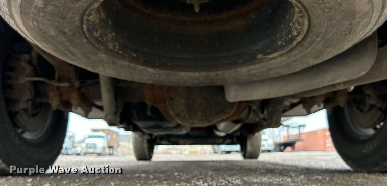 image for item NE9781 2011 Ford F250 Super Duty XL utility bed pickup truck