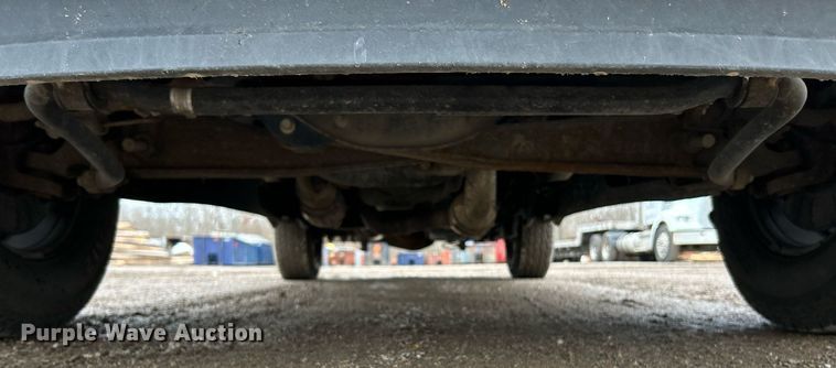 image for item NE9781 2011 Ford F250 Super Duty XL utility bed pickup truck