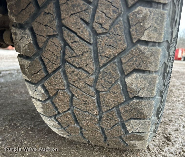 image for item NE9781 2011 Ford F250 Super Duty XL utility bed pickup truck