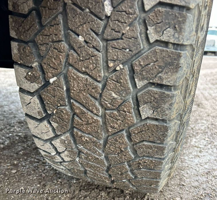 image for item NE9781 2011 Ford F250 Super Duty XL utility bed pickup truck