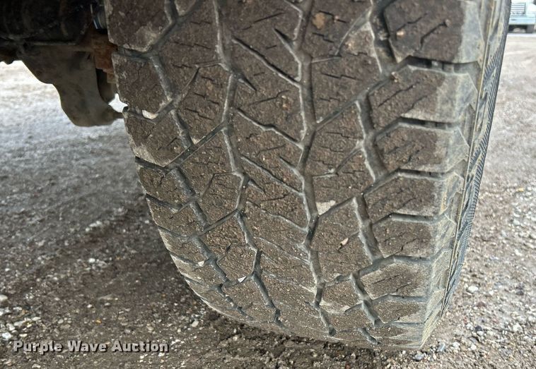 image for item NE9781 2011 Ford F250 Super Duty XL utility bed pickup truck