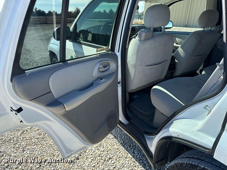 image for item NI9750 2008 Chevrolet TrailBlazer LS SUV