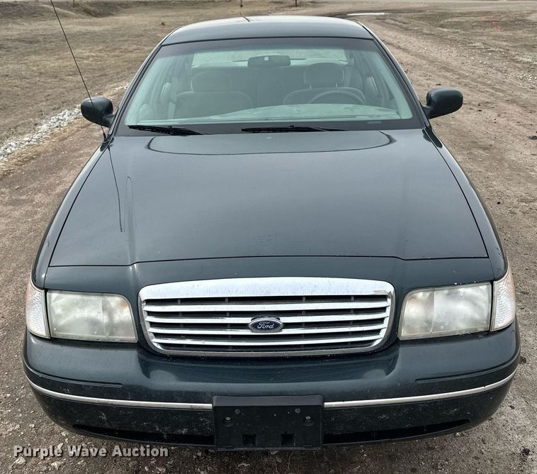 image for item NJ9281 1998 Ford Crown Victoria 