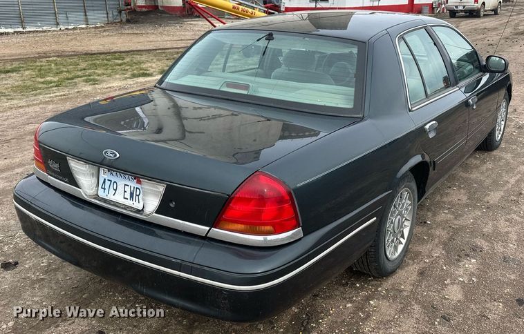 image for item NJ9281 1998 Ford Crown Victoria 