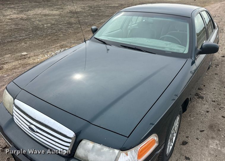 image for item NJ9281 1998 Ford Crown Victoria 