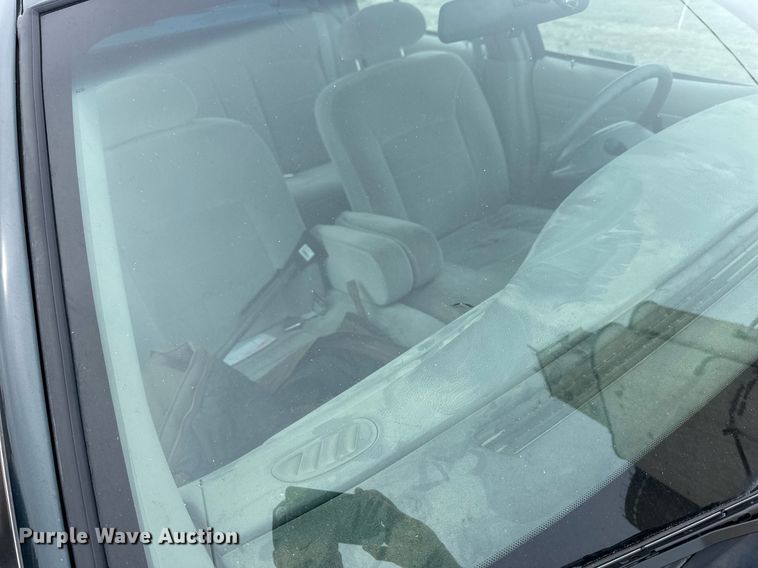 image for item NJ9281 1998 Ford Crown Victoria 