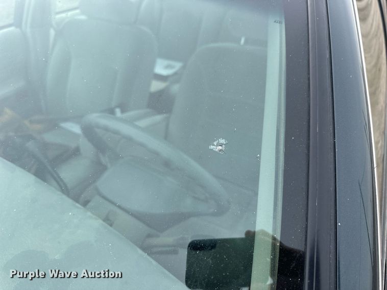 image for item NJ9281 1998 Ford Crown Victoria 