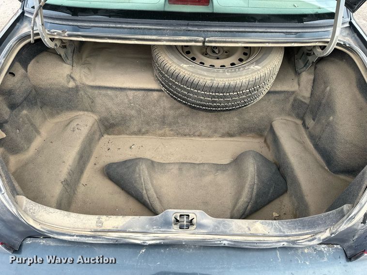 image for item NJ9281 1998 Ford Crown Victoria 