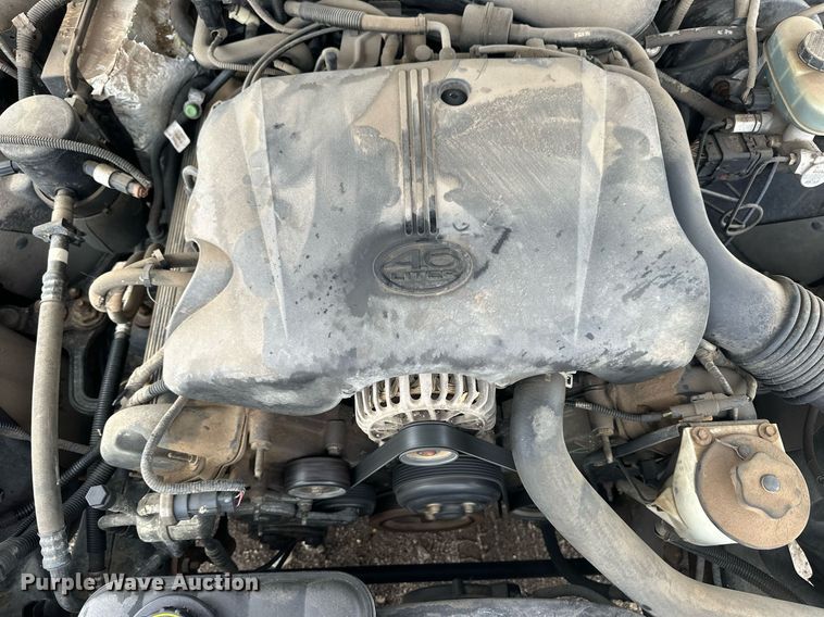 image for item NJ9281 1998 Ford Crown Victoria 