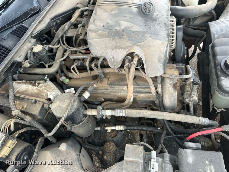 image for item NJ9281 1998 Ford Crown Victoria 