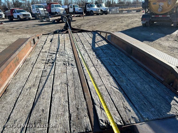 image for item NJ9510 1993 Belshe TS2T equipment trailer