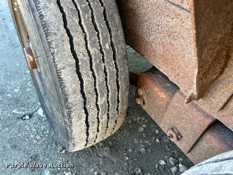 image for item NJ9510 1993 Belshe TS2T equipment trailer