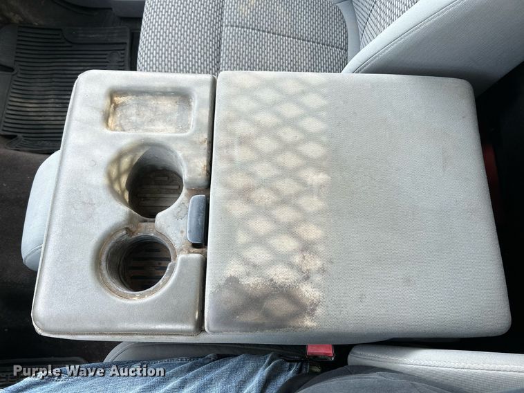 image for item NJ9514 2014 Ford  F550 Super Duty XLT flatbed truck