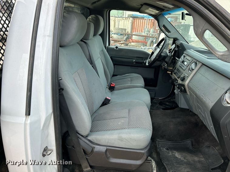 image for item NJ9514 2014 Ford  F550 Super Duty XLT flatbed truck