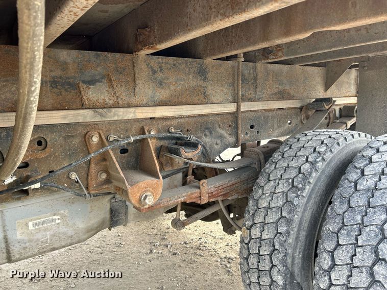 image for item NJ9514 2014 Ford  F550 Super Duty XLT flatbed truck