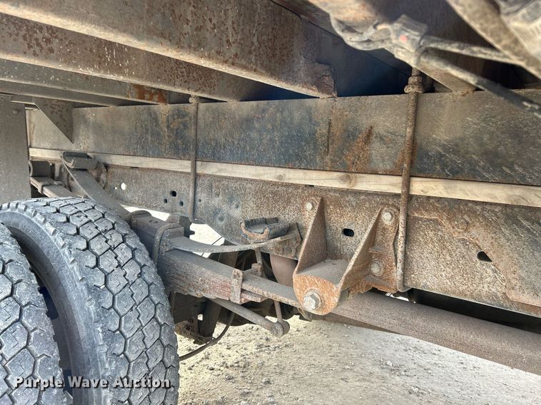 image for item NJ9514 2014 Ford  F550 Super Duty XLT flatbed truck