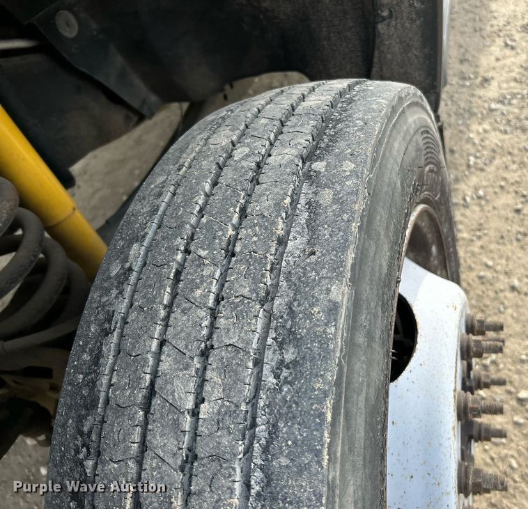 image for item NJ9514 2014 Ford  F550 Super Duty XLT flatbed truck