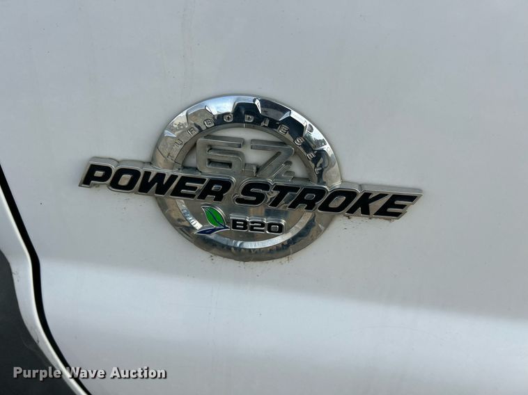 image for item NJ9514 2014 Ford  F550 Super Duty XLT flatbed truck