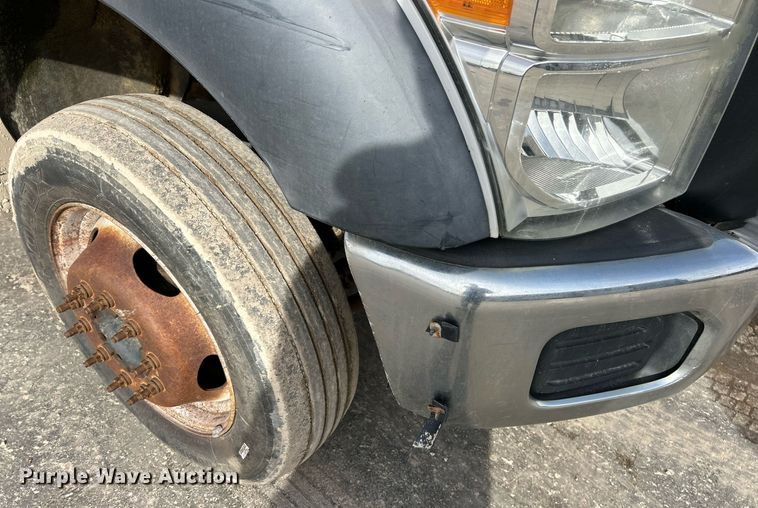 image for item NJ9515 2011 Ford F550 Super Duty XL flatbed truck