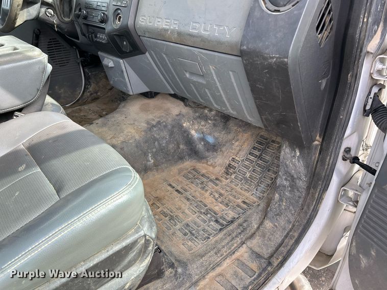 image for item NJ9515 2011 Ford F550 Super Duty XL flatbed truck