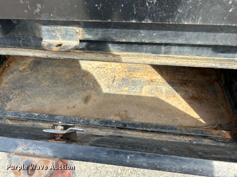 image for item NJ9515 2011 Ford F550 Super Duty XL flatbed truck