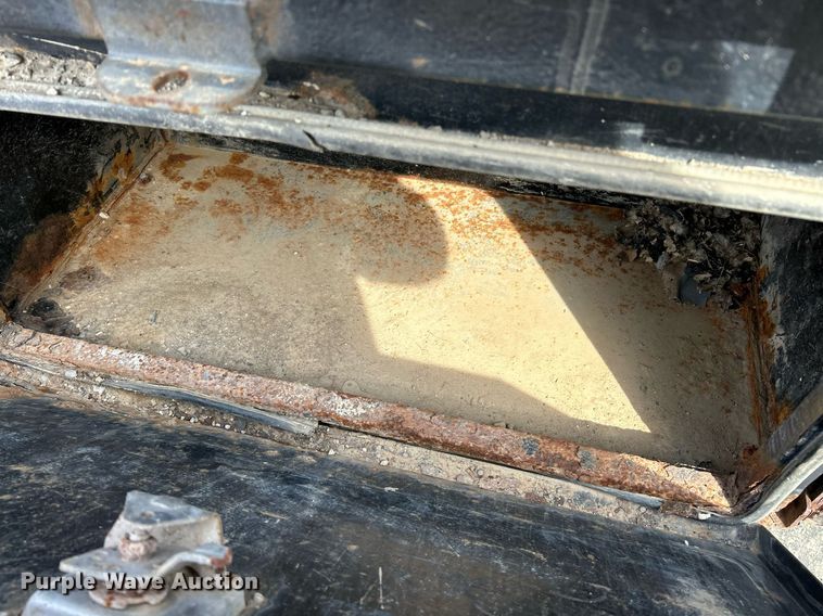 image for item NJ9515 2011 Ford F550 Super Duty XL flatbed truck