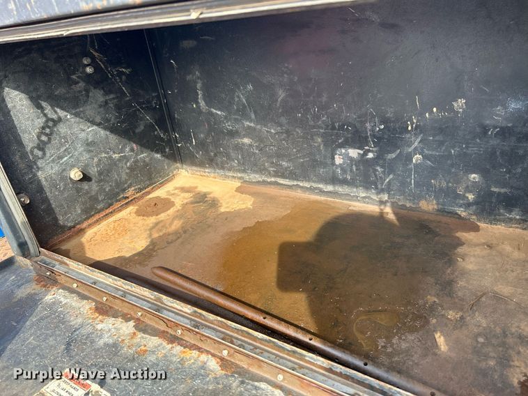 image for item NJ9515 2011 Ford F550 Super Duty XL flatbed truck