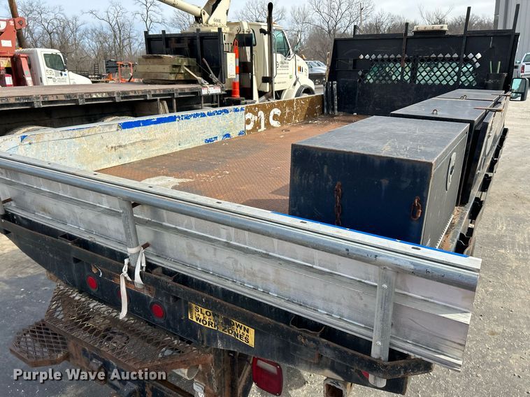 image for item NJ9515 2011 Ford F550 Super Duty XL flatbed truck
