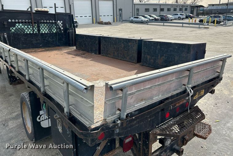 image for item NJ9515 2011 Ford F550 Super Duty XL flatbed truck