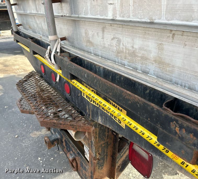 image for item NJ9515 2011 Ford F550 Super Duty XL flatbed truck