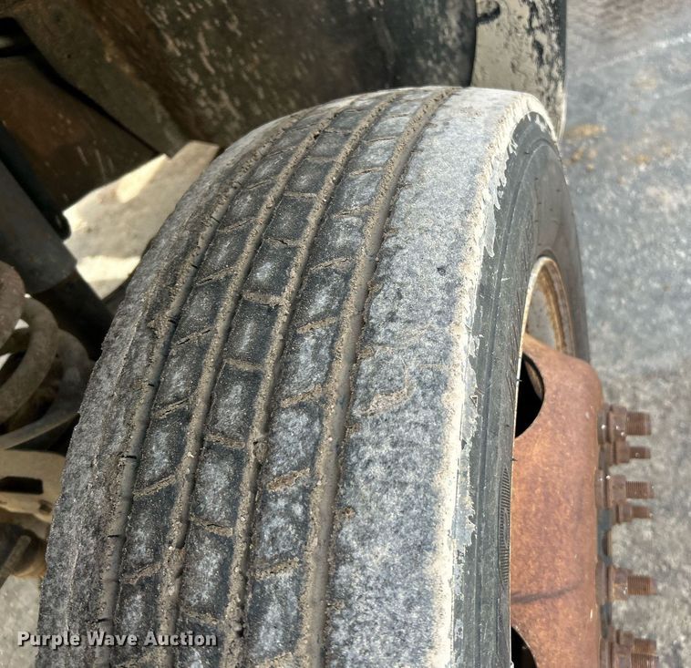 image for item NJ9515 2011 Ford F550 Super Duty XL flatbed truck