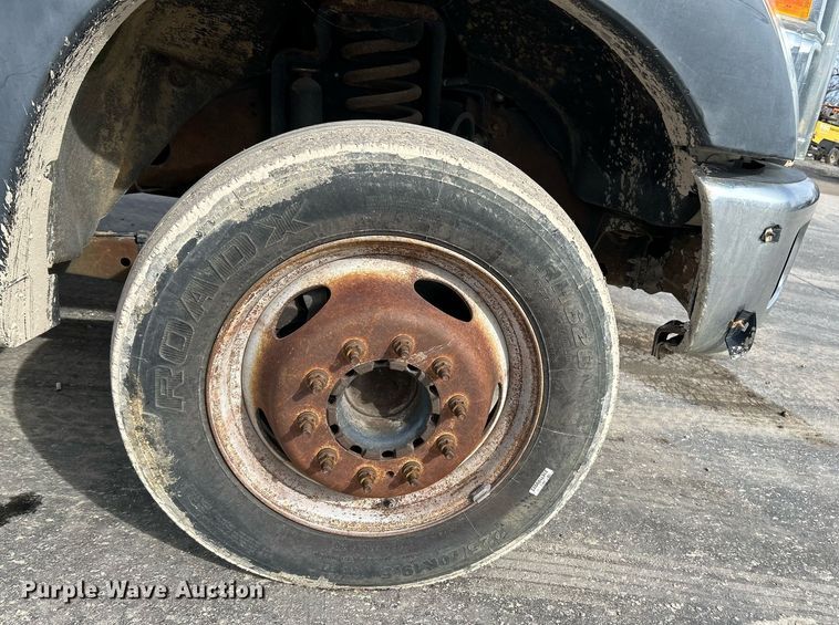 image for item NJ9515 2011 Ford F550 Super Duty XL flatbed truck