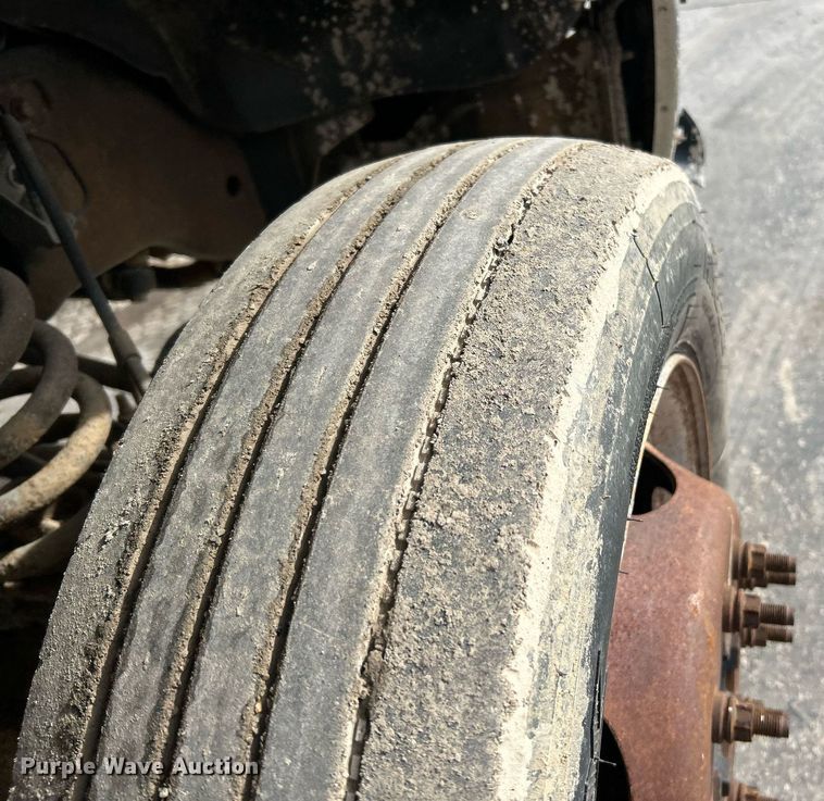 image for item NJ9515 2011 Ford F550 Super Duty XL flatbed truck