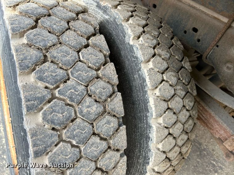 image for item NJ9515 2011 Ford F550 Super Duty XL flatbed truck