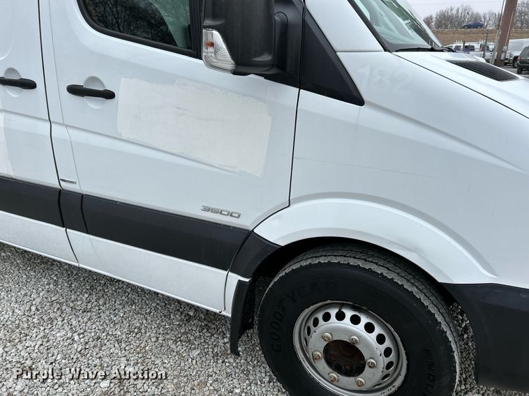 image for item NJ9524 2016 Mercedes Benz Sprinter 3500 Bluetec  refrigerated van