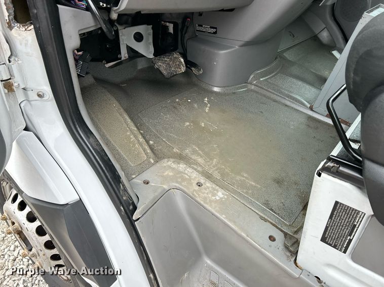 image for item NJ9524 2016 Mercedes Benz Sprinter 3500 Bluetec  refrigerated van