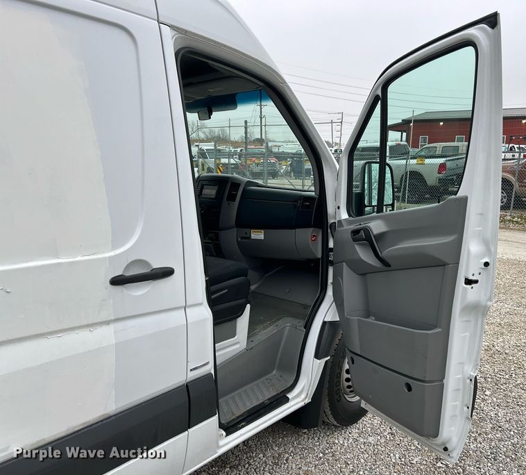 image for item NJ9524 2016 Mercedes Benz Sprinter 3500 Bluetec  refrigerated van