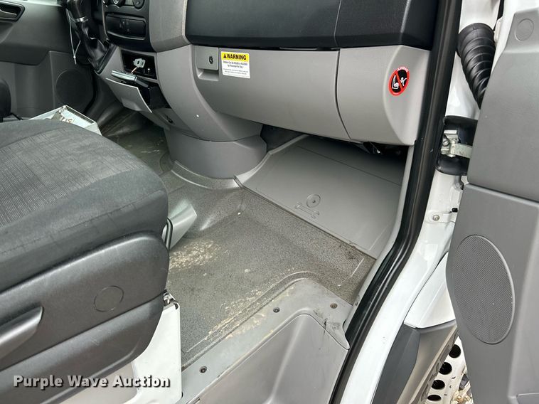 image for item NJ9524 2016 Mercedes Benz Sprinter 3500 Bluetec  refrigerated van