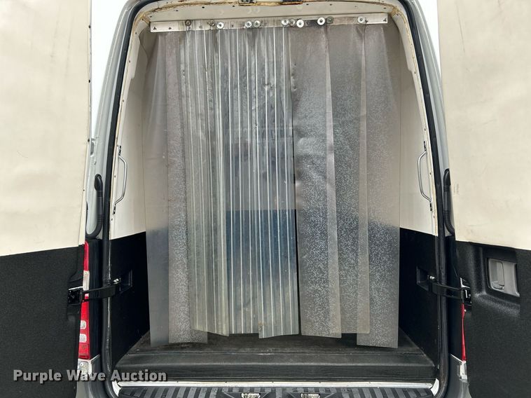 image for item NJ9524 2016 Mercedes Benz Sprinter 3500 Bluetec  refrigerated van