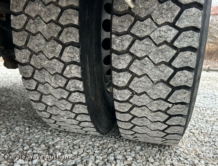 image for item NJ9524 2016 Mercedes Benz Sprinter 3500 Bluetec  refrigerated van