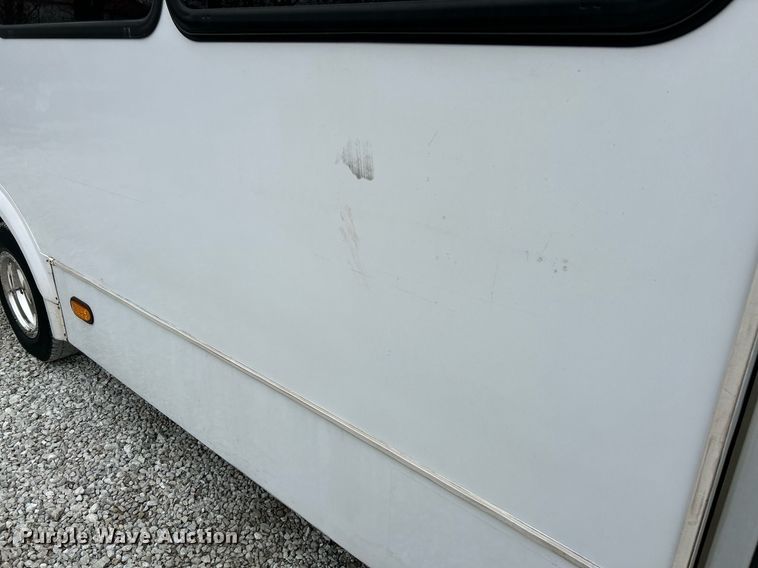 image for item NJ9526 2015 Ford E450 Super Duty shuttle bus